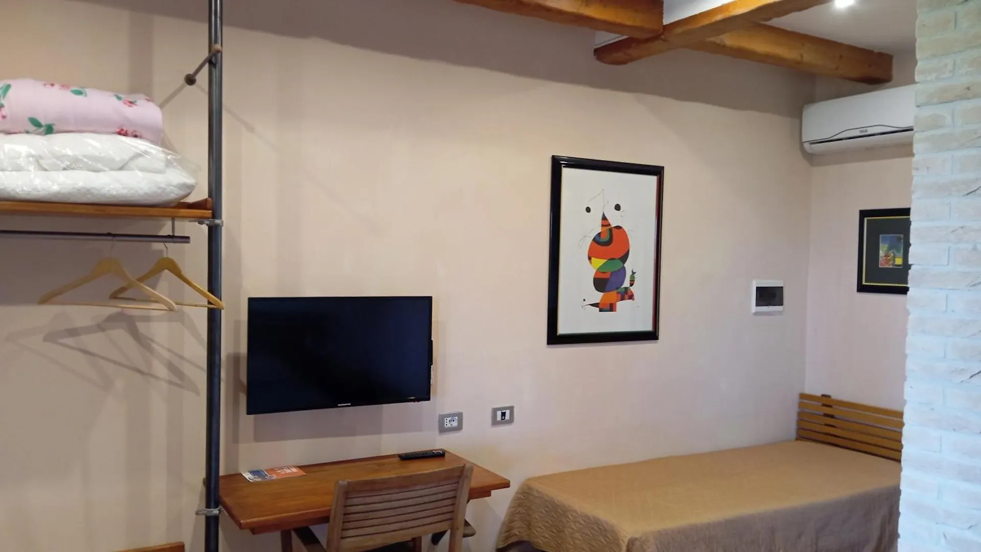 Parma Country Room Montechiarugolo Quarto em Acomodações Particulares